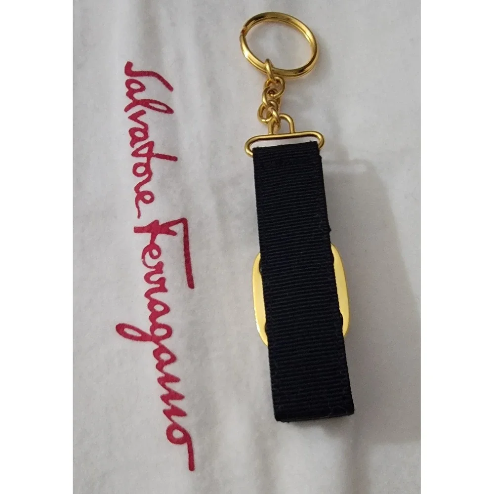 Salvatore Ferragamo Vara Bow Keychain Black Grosgrain Gold Tone Hardware Italy - Picture 5 of 6